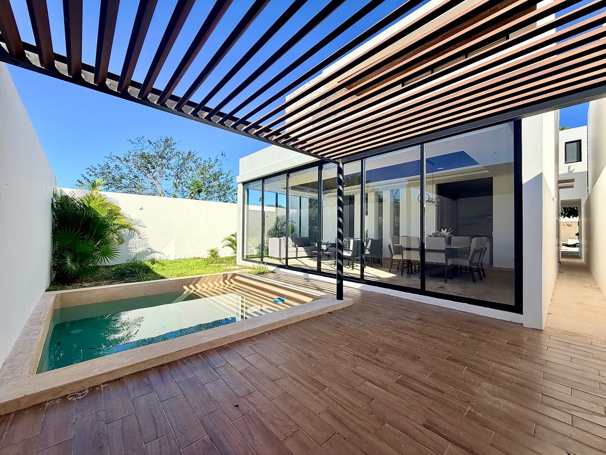 CASA EN VENTA COMPLETAMENTE EQUIPADA EN TEMOZÓN NORTE, PRIVADA LENORA — foto 2