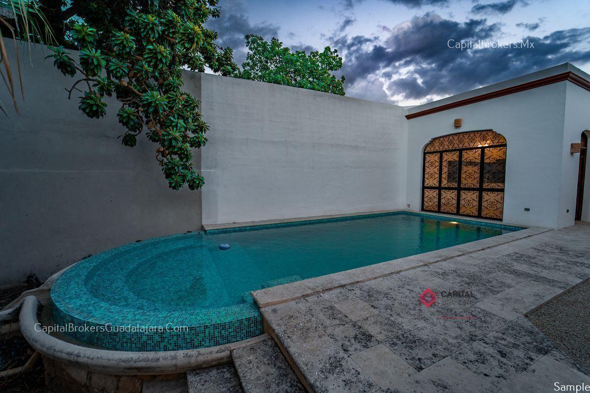 Casa remodelada de Lujo en Venta en Centro Histórico Mérida — foto 2